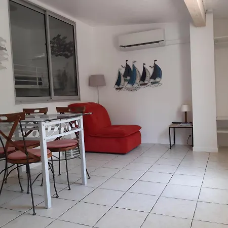 Petite Gardoise דירה *
